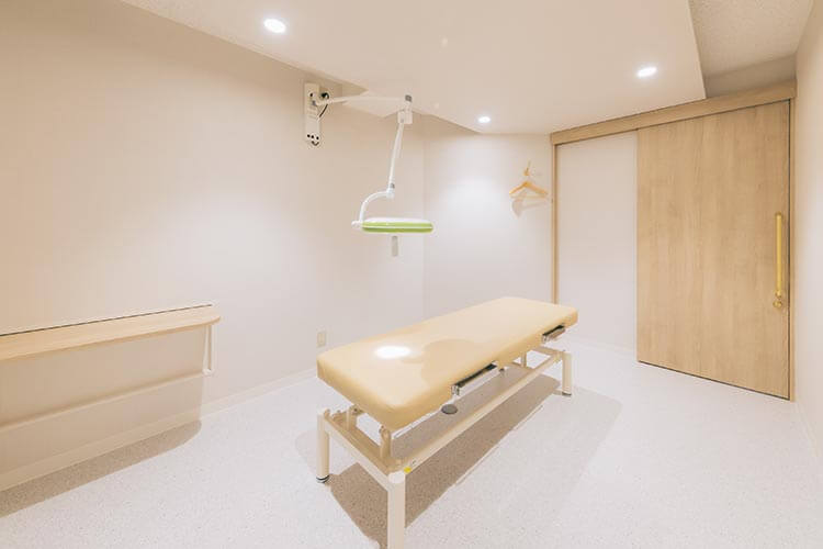 診察室2